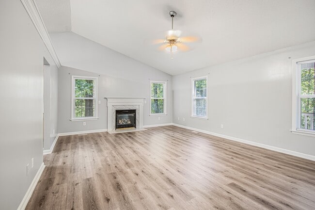 Building Photo - 129 Nelson Ct