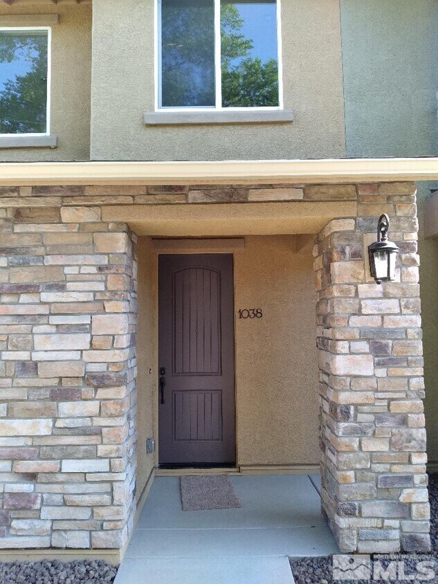 Primary Photo - 1038 N Wind Dr