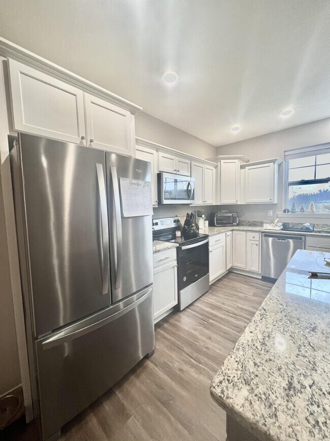 Foto del edificio - 2034 Mountain Ash Ln