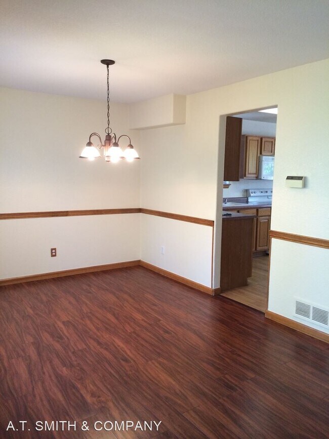Foto del edificio - 4 br, 3.5 bath House - 8501 W. Union Ave.