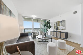 Foto del edificio - 13650 Marina Pointe Dr