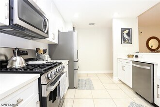 Building Photo - 1710 Tarpon Bay Dr S
