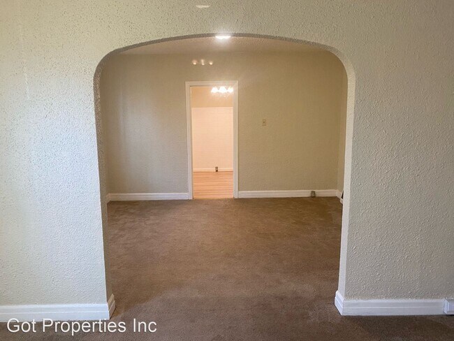 Building Photo - 2 br, 1 bath House - 9279 E Breckenridge Rd