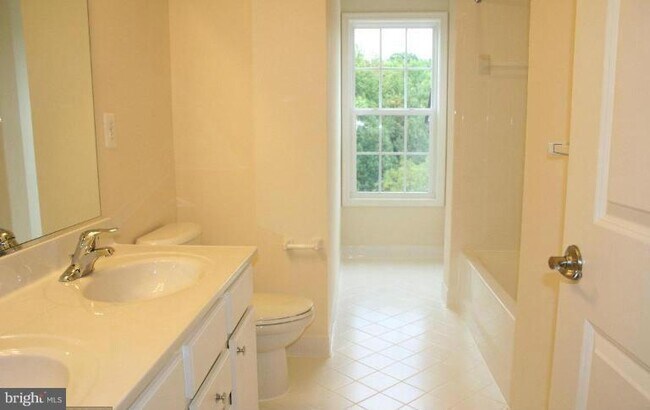 Foto del edificio - 442 Whetstone Glen St