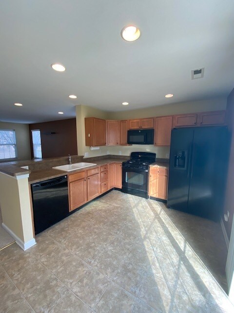 Building Photo - 8480 Cromwell Ct