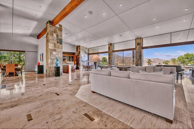 Building Photo - 9 Rockcrest