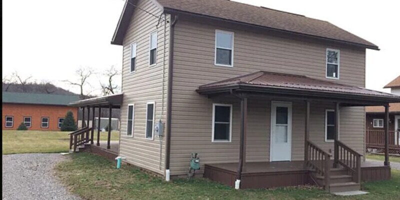 Primary Photo - 149 Main St, Oak Ridge
