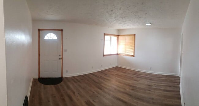 Foto del edificio - 923 E Glass Ave
