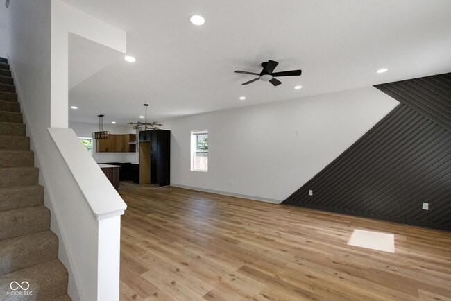 Building Photo - 35 S Bradley Ave