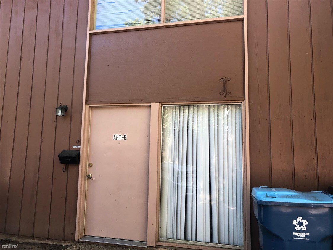 2 br, 1 bath - 405 S Grove St C - 2 br, 1 bath  - 405 S Grove St C