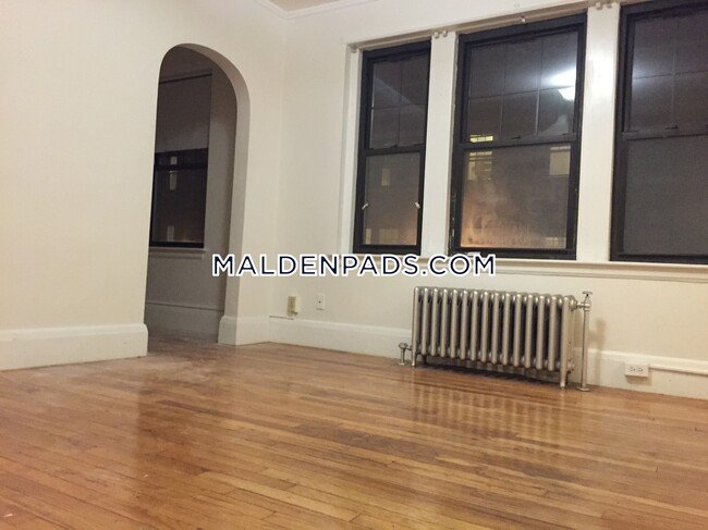 Building Photo - 349 Pleasant St