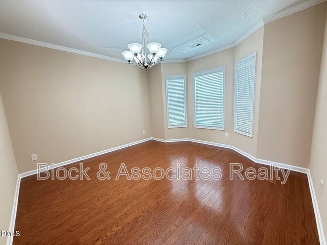 Building Photo - 705 Keystone Park Dr