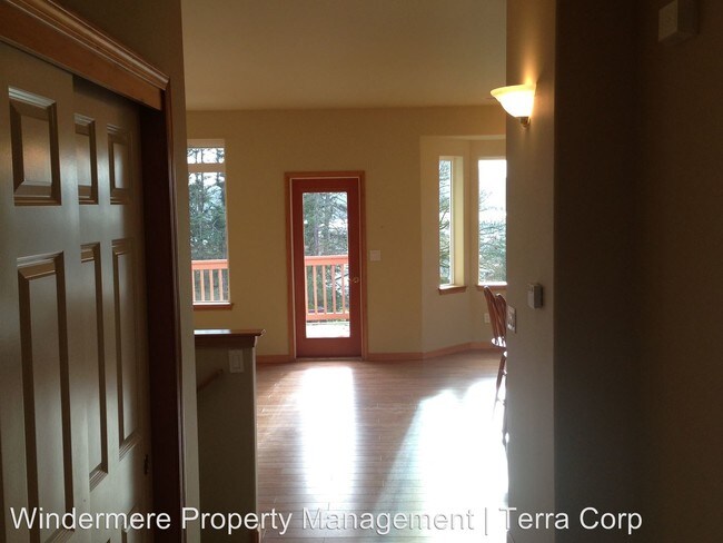 Building Photo - 3 br, 2.5 bath House - 3002 Meridian Court
