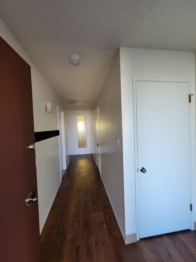 Foto del edificio - Nice 3 Bed/2 Bath w/Yard Care Included Located near Shopping, Parks & Schools in SW Neighborhood!