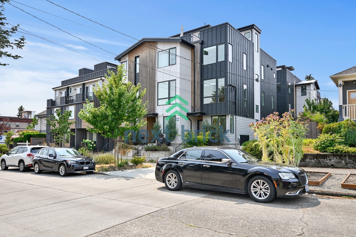 "Charming 2-Bed, 2-Bath Townhouse Retreat in Seattle – 1380 Sq Ft of Modern Comfort!" - "Charming 2-Bed, 2-Bath Townhouse Retreat in Seattle – 1380 Sq Ft of Modern Comfort!"