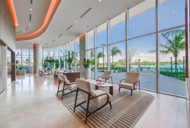 Foto del edificio - 2411 Laguna Cir