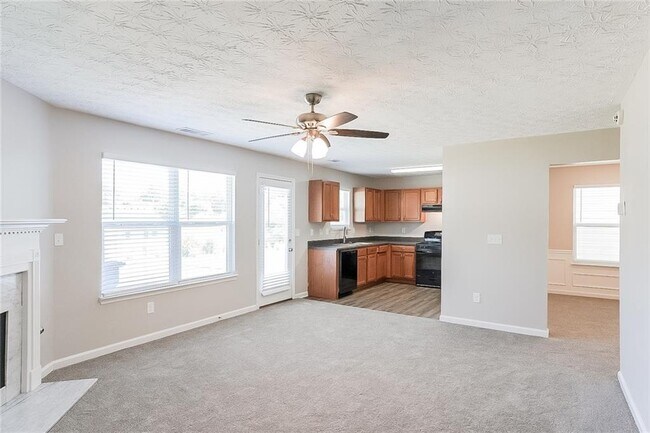 Foto del edificio - 9482 Lakeview Rd