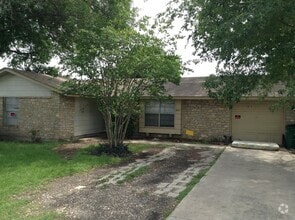 Building Photo - 5874 Castle Run Dr