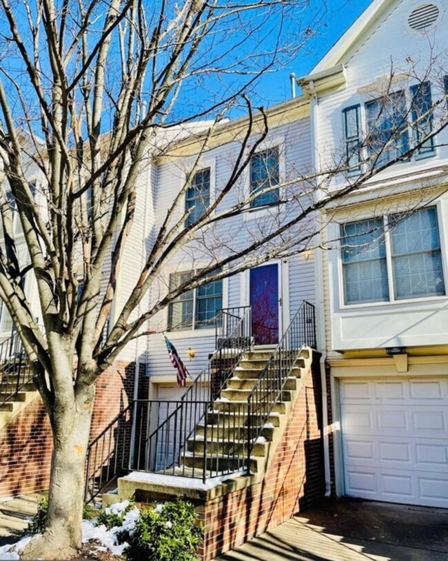 Building Photo - 7829 Gum Springs Village Dr