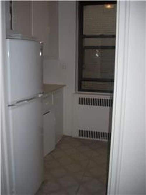 Building Photo - 303 E 37th St