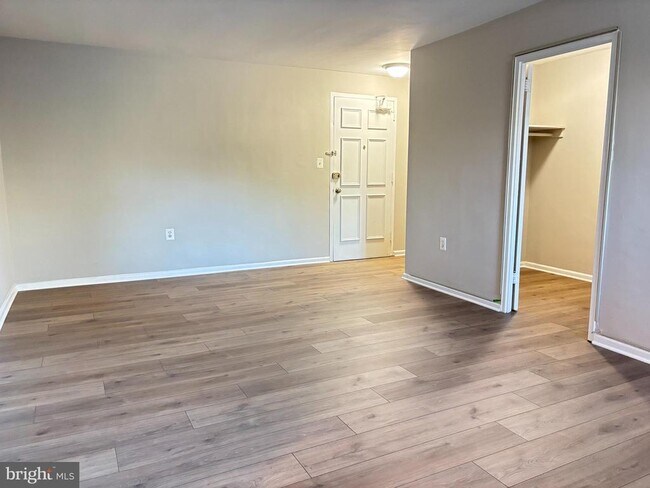 Foto del edificio - 1300 S Arlington Ridge Rd