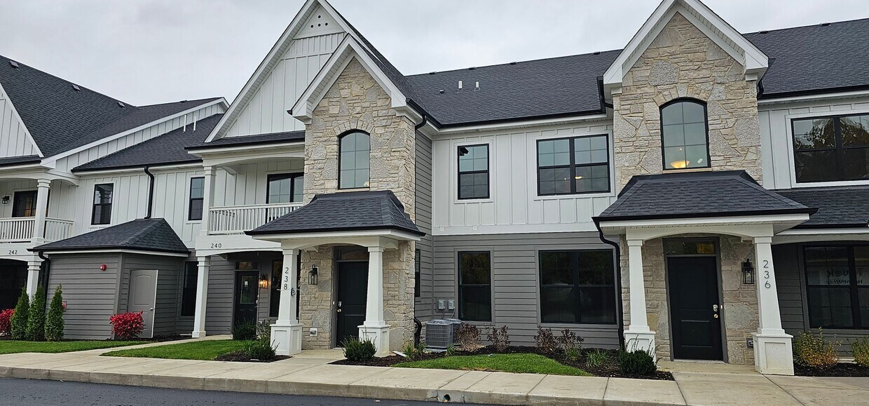 Foto del edificio - Chestnut - 2Br/2Ba Rental Home - Second Floor