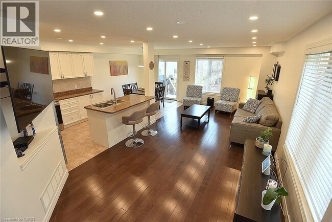 Building Photo - 102 Celestial Cres