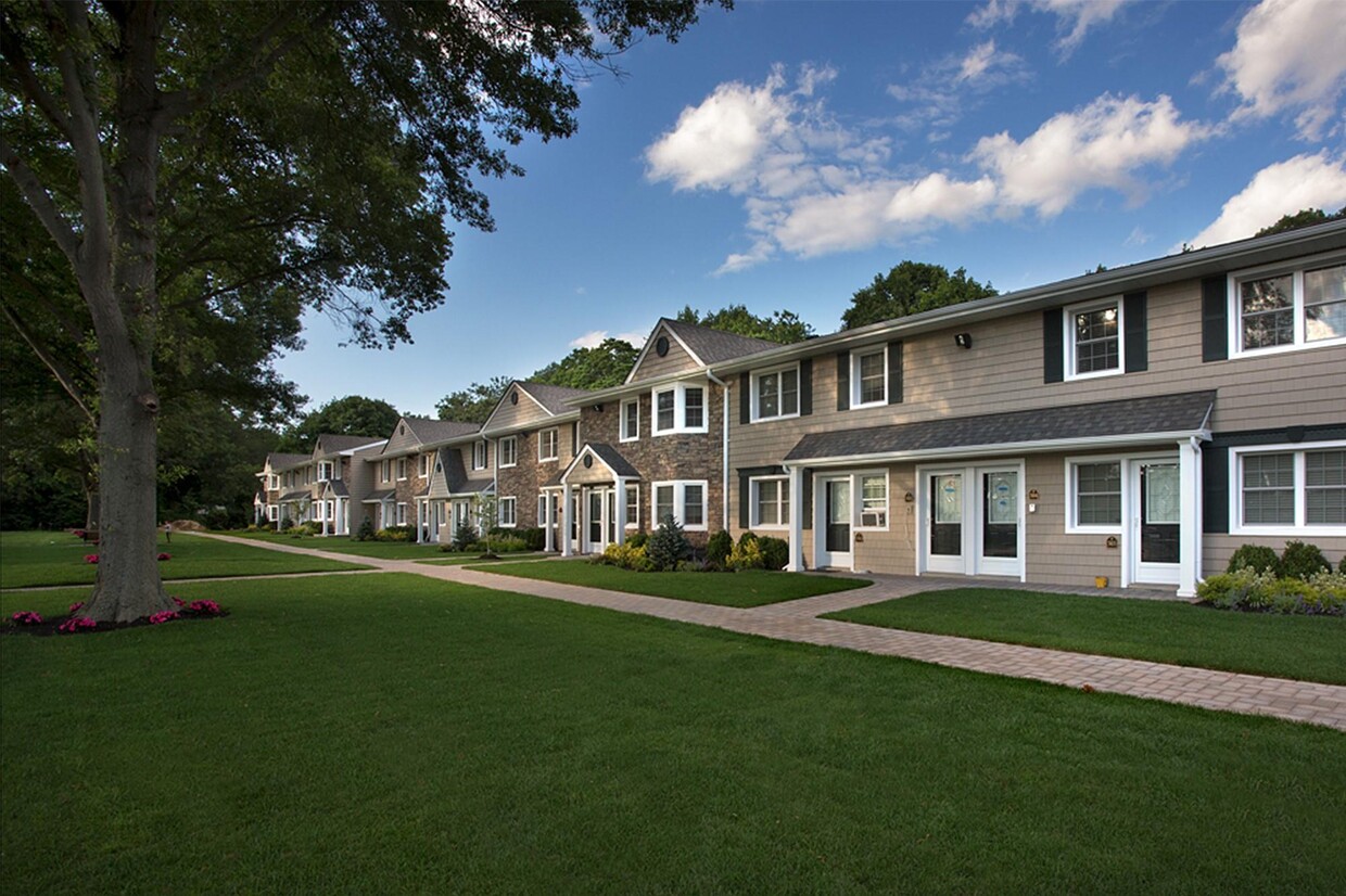 Building Photo - 203 Tudor Ln