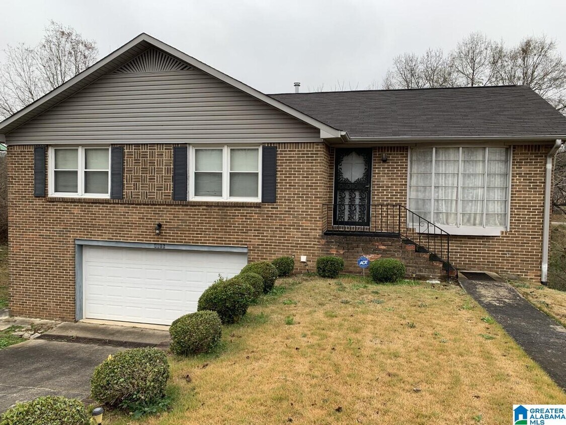 Foto principal - 4816 Yonderhill Dr