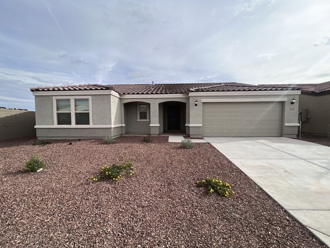 Primary Photo - New Build Casa Grande home available for i...