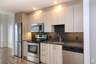 Building Photo - 30 Bd Saint-Joseph E