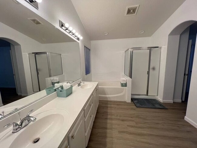 Foto del edificio - Beautiful 4 Bedroom 2 Bathroom Pool House in South West