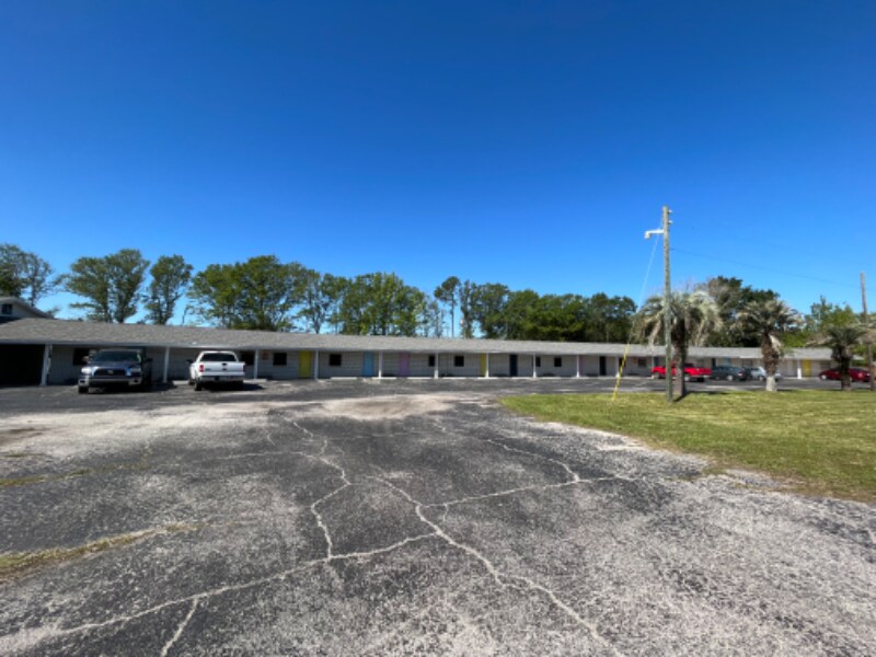 553597 US1 Unit 14, Hilliard, FL 32046 Apartment for Rent in