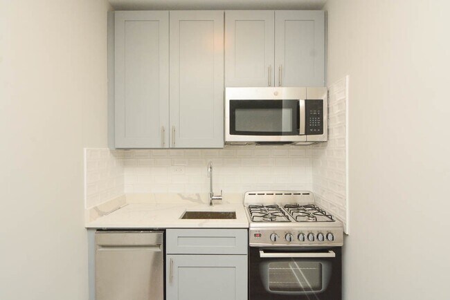 Foto del edificio - 533 W Belmont Ave