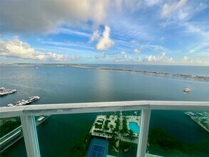 Building Photo - 2101 Brickell Ave