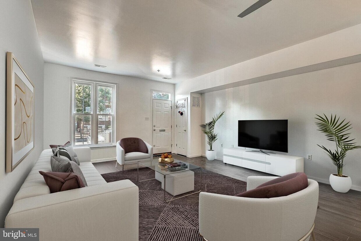 Living Room - 135 W Hamburg St
