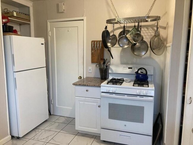 Building Photo - 3 bedroom in Palo Alto CA 94306