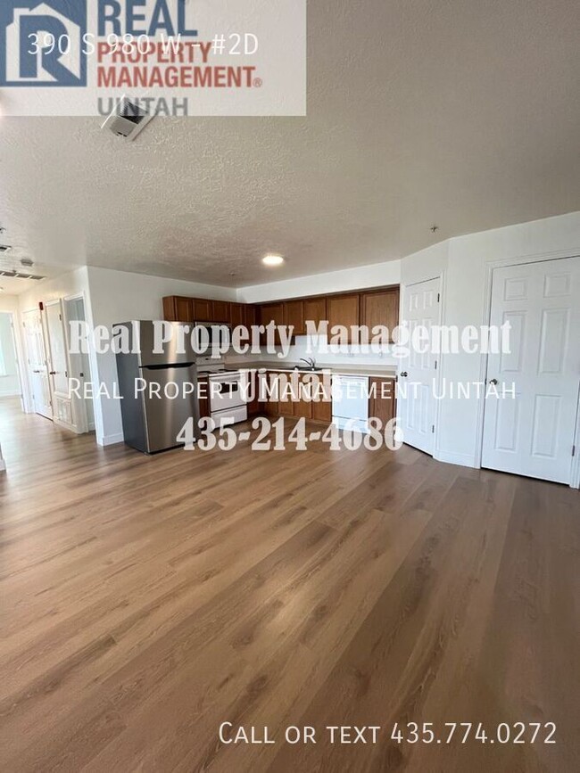 Building Photo - 390 S 980 W
