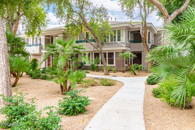 Building Photo - 15221 N Clubgate Dr