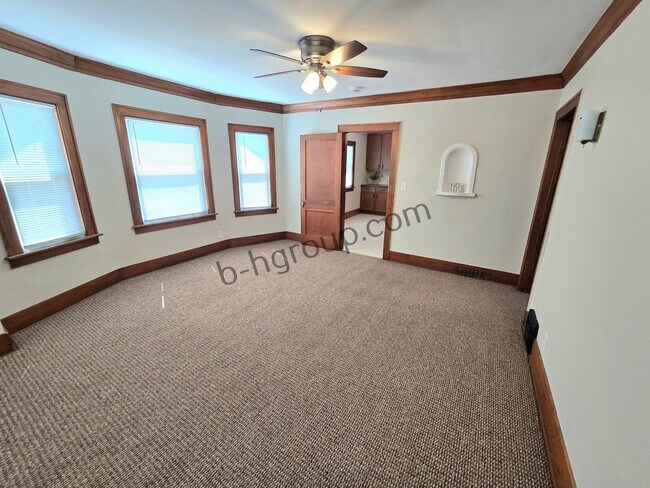 Foto del edificio - 4400 19th Ave