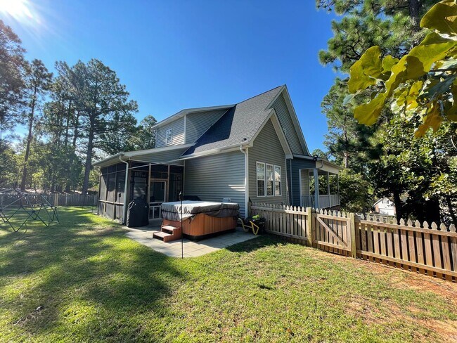 Foto del edificio - 4 Bedroom 3.5 Bath Home in Carolina Lakes!