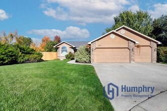 Building Photo - 1352 N Cliff Creek Pl