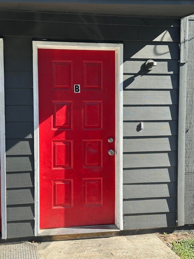Building Photo - 3280 Nekoma Ln