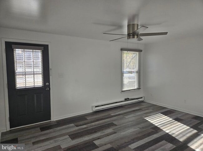 Building Photo - 311 E Park Ave