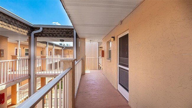 Building Photo - 1330 Glen Oaks Dr E