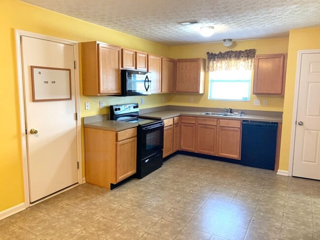 Foto del edificio - Beautiful 3 Bed 3 Bath Home For Rent!