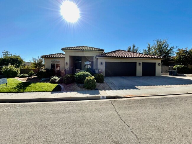 Foto del edificio - Beautiful Pet-Friendly Home on Green Springs Golf Course