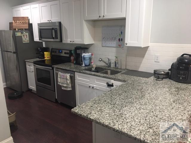 Building Photo - 1550 Binghampton Cir