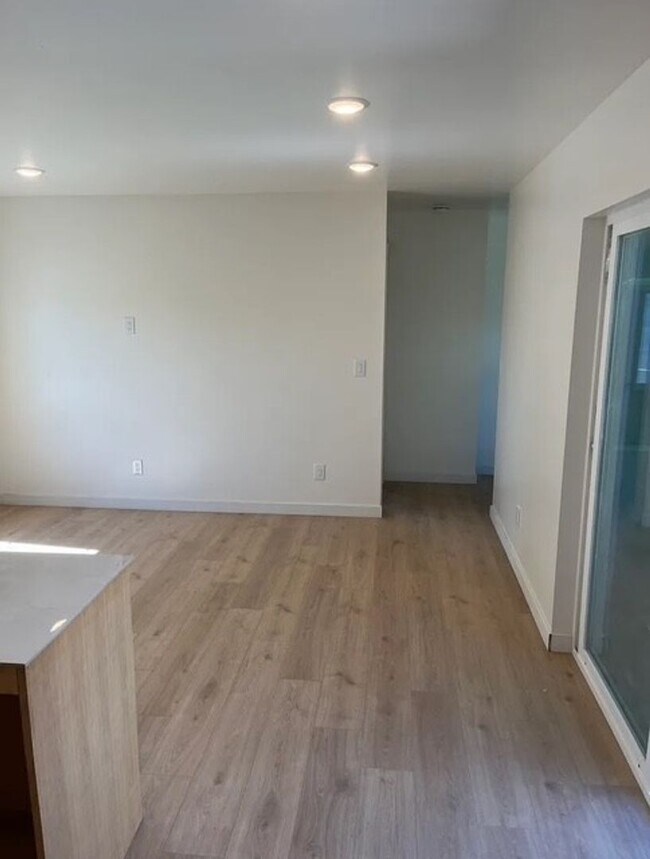 Foto del edificio - Modern 4 bed home Centrally located