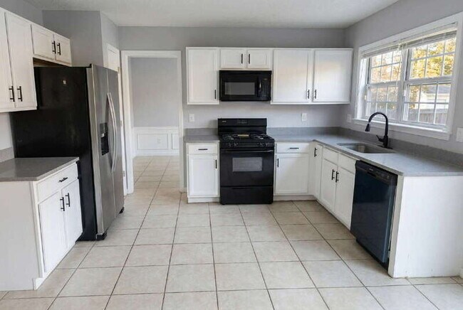 Building Photo - 370 Darter Run NW